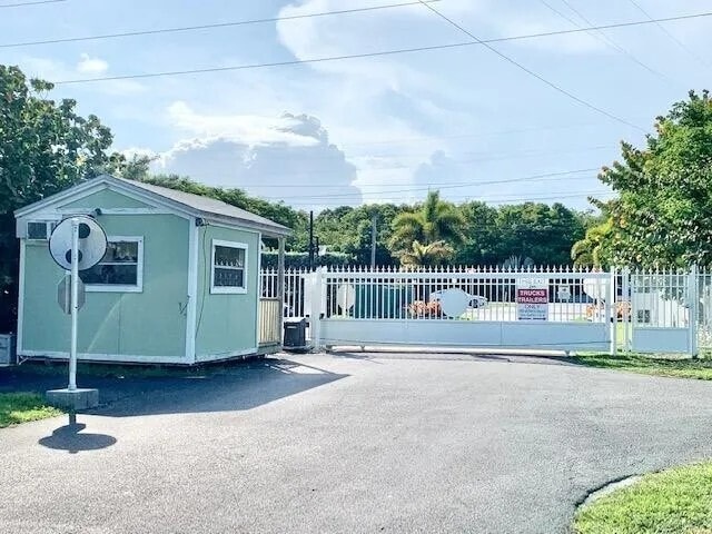 Photo - 922 S Silver Cir