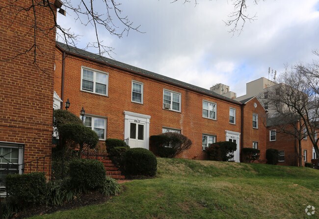 Bradley Terrace Apartments & Townhomes - Bradley Terrace Apartments & Townhomes