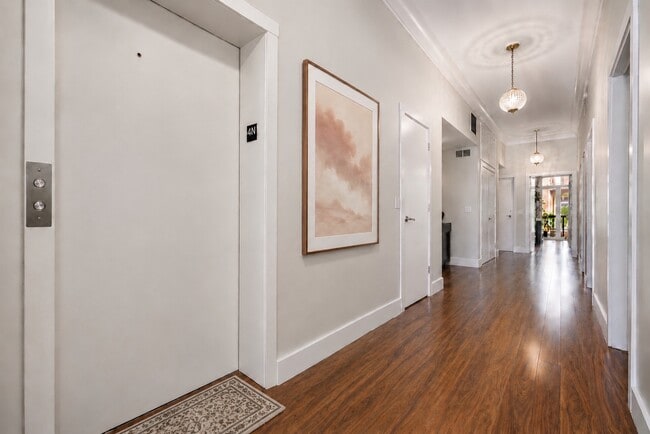 Photo - 16 N Carpenter St