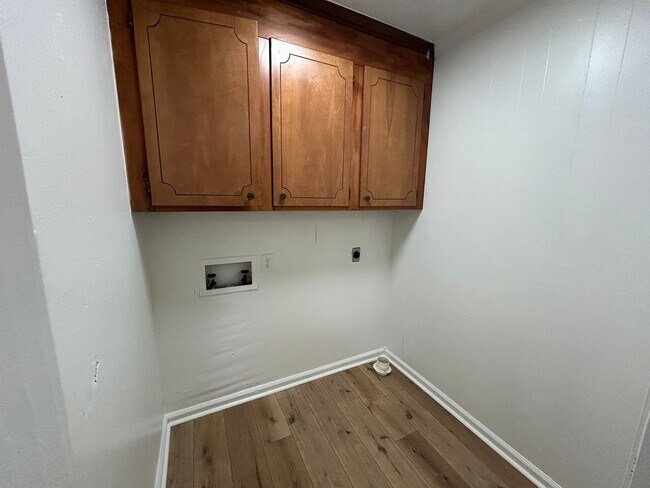 Photo - 1085 Berrywood Ave