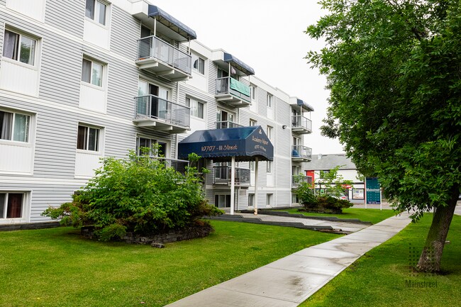 Photo - Academy Manor Apartments