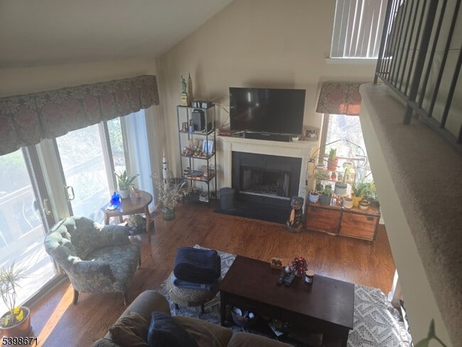 Photo - 90 Sycamore Ct