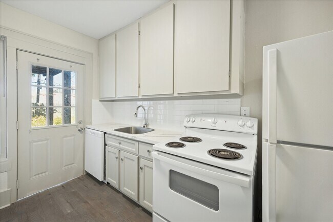 Photo - 1632 Hawthorne St Unit 1