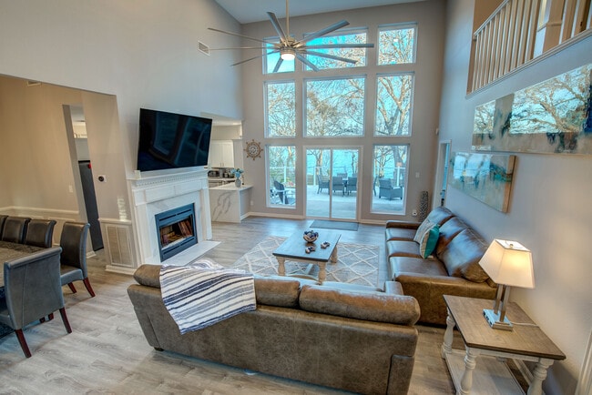 Photo - 8606 Columbia Dr