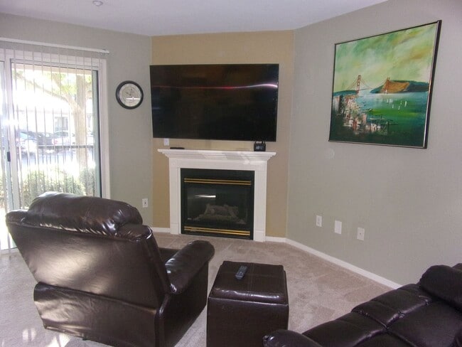 Photo - Oaks Senior Commons