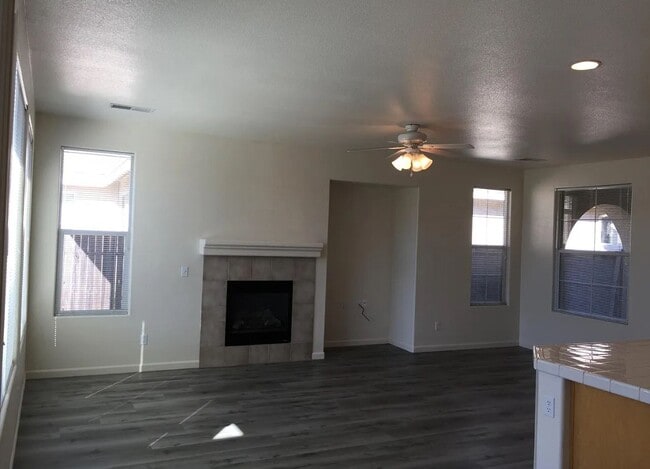 Photo - 5921 Caddington Way