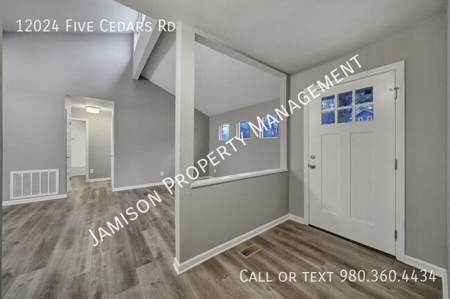 Photo - 12024 5 Cedars Rd