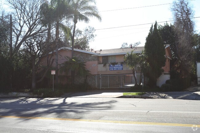 14332 Riverside Drive,