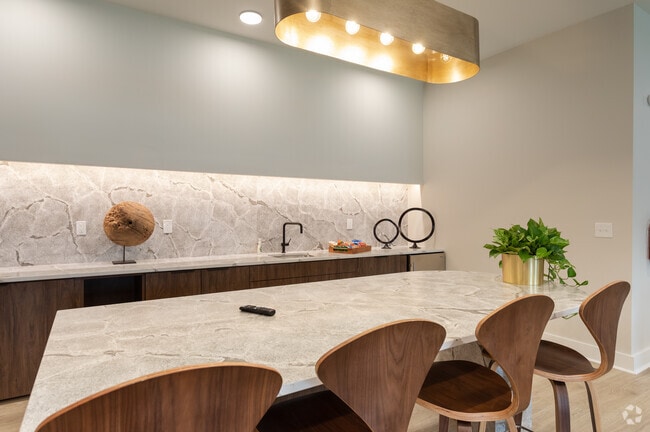 Clubhouse & Resident Lounge