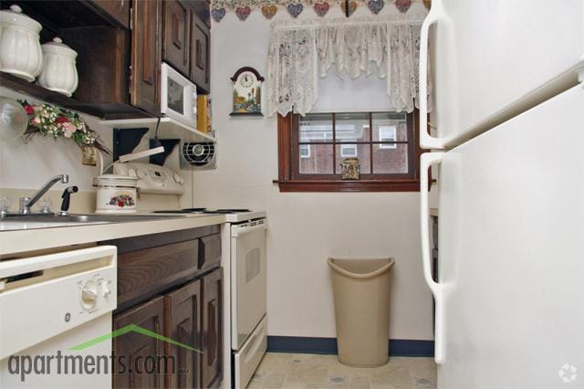 Cocina - Coachlight Village