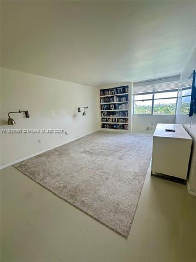 Photo - 5750 Collins Ave Unidad 5750 Collins Ave appt 10F