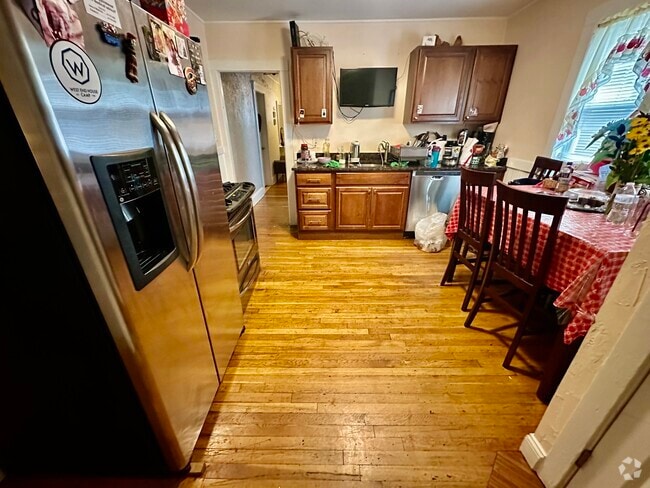 Building Photo - 62 Litchfield St Unit 62 Rental