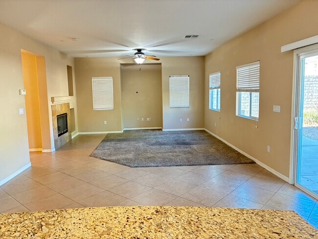 Photo - 940 Encorvado St