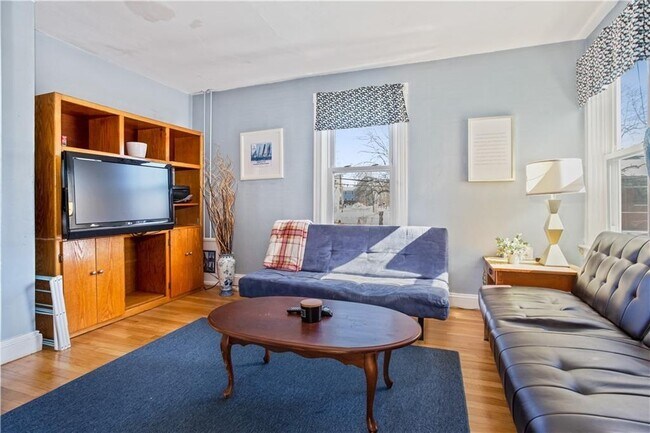 Photo - 35 Brewer St Unit 2