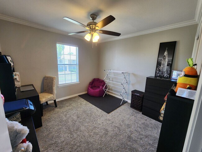 Photo - 3 Bedroom 2.5 Bath in TOWN SOUTH ESTATES