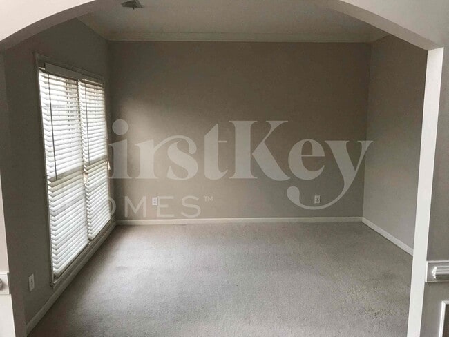 Photo - 6287 Greenock Dr