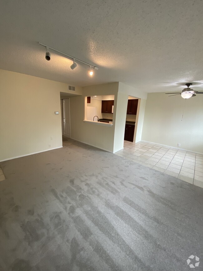 Building Photo - 2704 Stonehaven Ct Rental