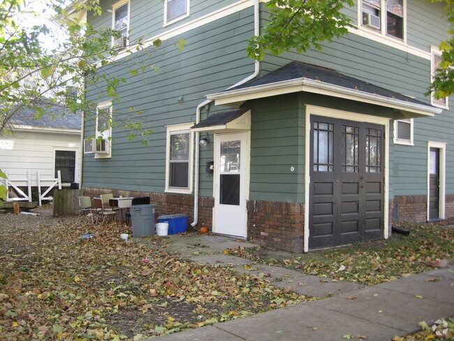 Building Photo - 205 Fairchild St Unit Studio Rental