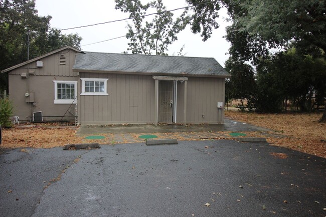 Building Photo - 672 Irwin Ln Unit #676 ADU