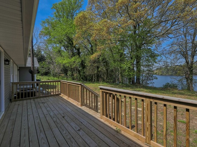 Photo - Waterfront Living in Historic Milton! 3-be...