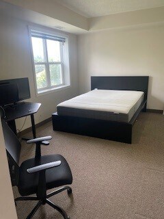 Photo - 49 Columbia St W