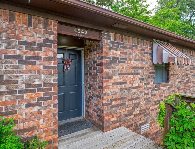 Photo - 4542 Edgemere Rd