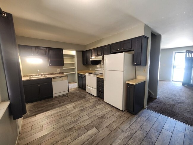 Photo - 723 Fraser St