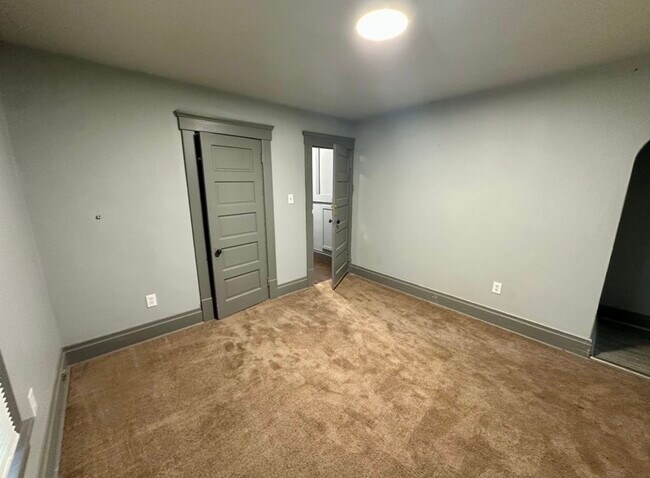 Photo - 678 Crosby St Unit 2