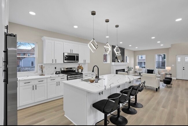 Photo - 555 Lilley Ave