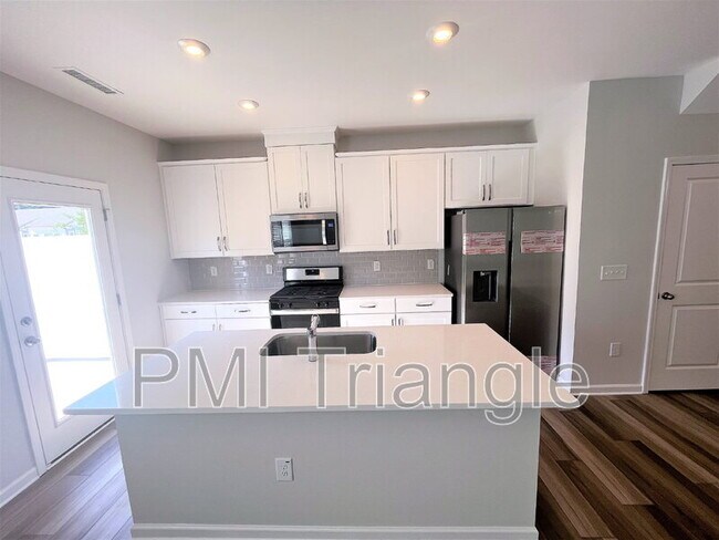 Photo - 802 Oak Center Dr