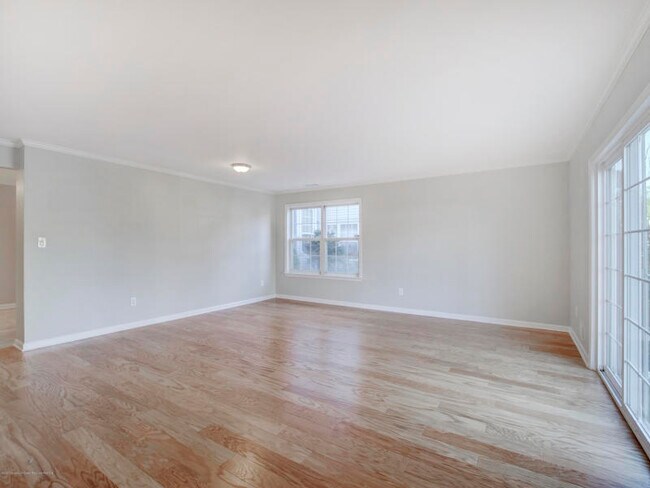 Photo - 869 Mariposa Ct