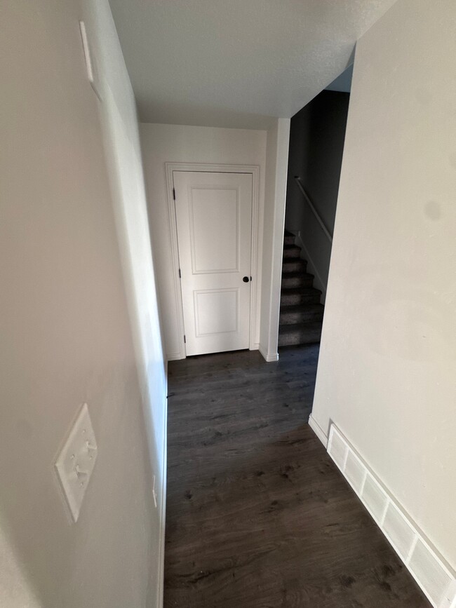 Photo - 673 N 2560 E