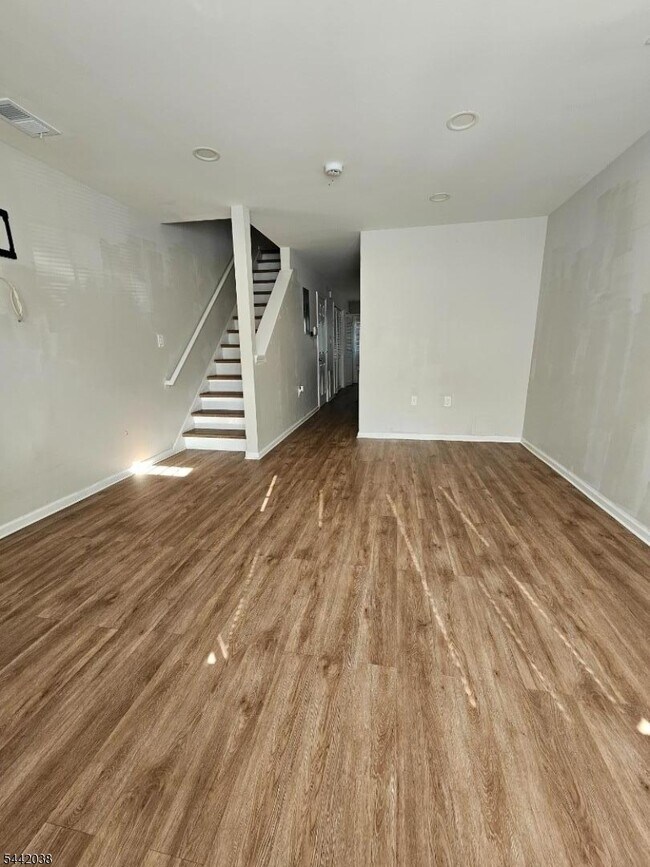 72 Boyd St