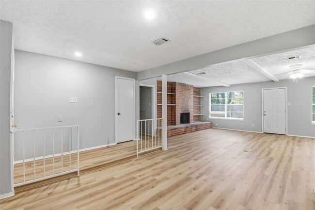 Photo - 6015 Knotty Post Ln