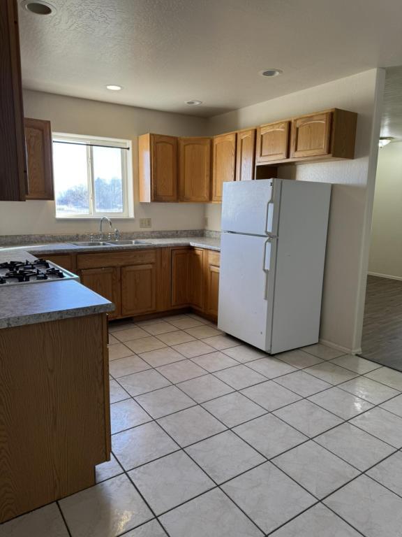 Photo - 10502-12100 2100 Rd