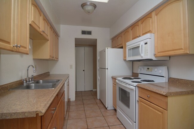 Photo - Charming 4 Bedroom 2 Bath Home! Great East...