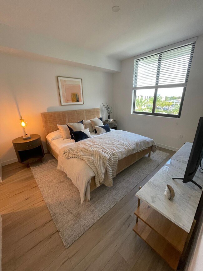 Photo - 770 W 73rd Pl Apartamentos Unidad B2