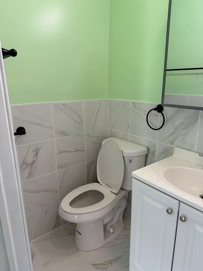 Photo - 1101 Castle Hill Ave