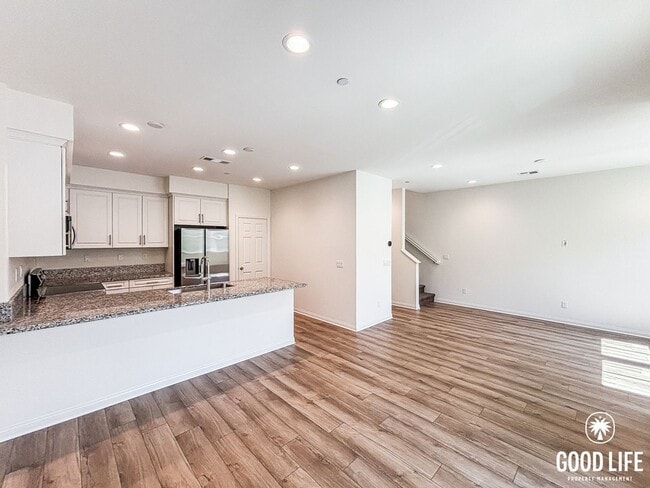 Photo - Beautiful 2BD/2.5BA Townhouse in Spring Valley W/ Central A/C, W/D, & Community Pool!