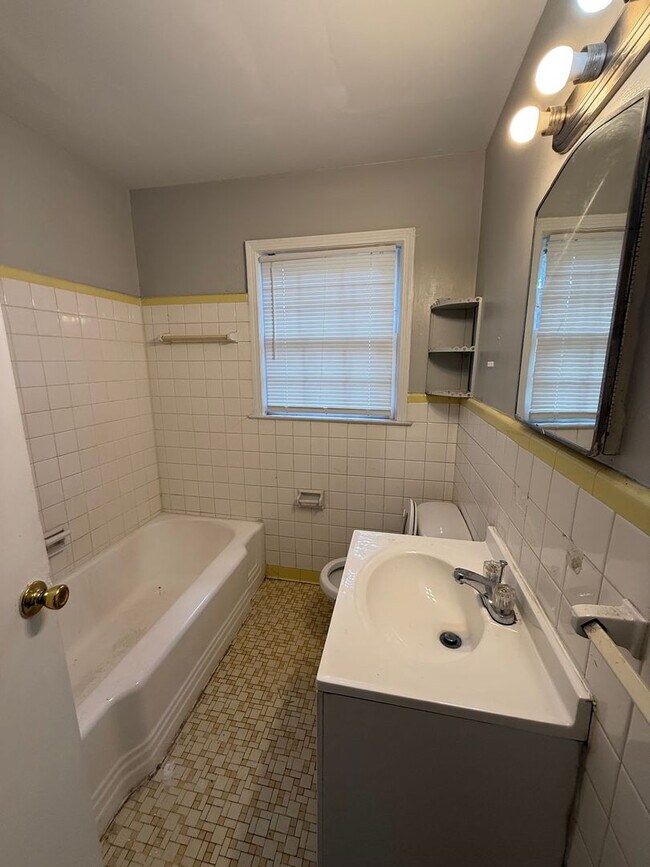 Photo - Charming 4 bedroom 2 bath home in Oakhaven