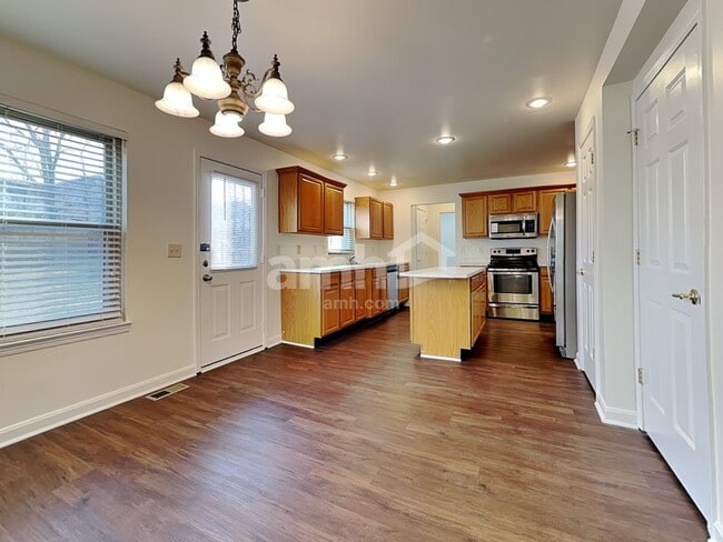 Photo - 8400 Woodcreek Dr