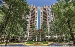 Building Photo - 10101 Grosvenor Pl