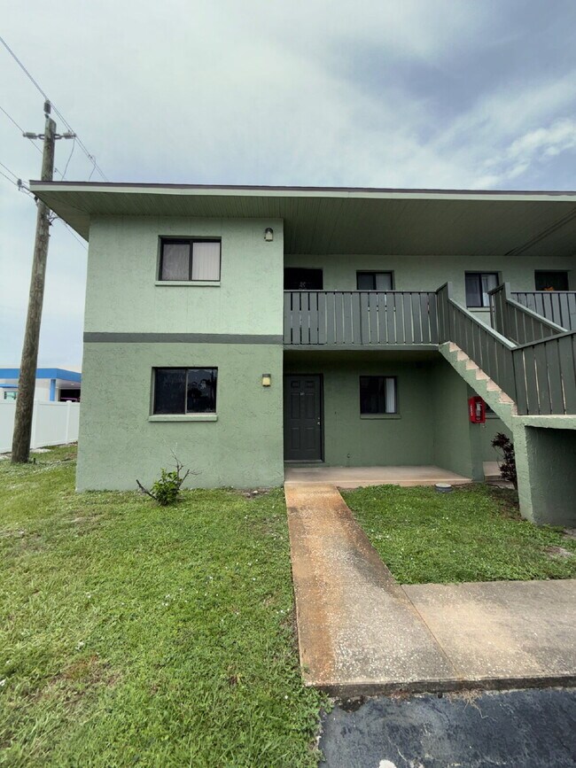 Building Photo - 2 bedroom, 2 bathroom in College Pines! Unit 301