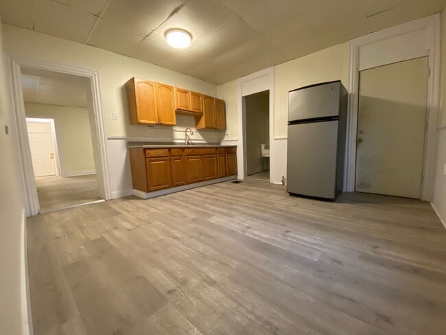 Building Photo - 4 Bedroom + Office Home in Allentown!