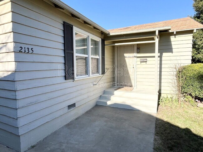 Photo - 2135 Orchard Ln