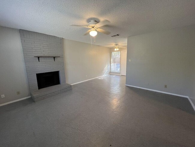 Building Photo - 507 Thelma Dr