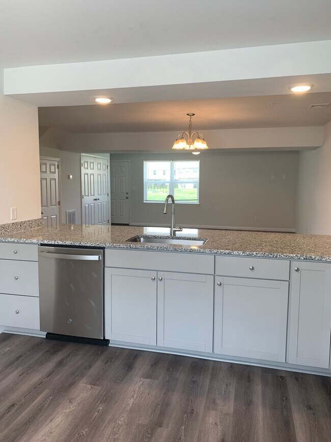 Photo - Spacious 3-Bedroom End-Unit Townhouse – Ap...