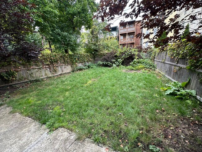 Photo - 326 Chelsea St Unidad 1