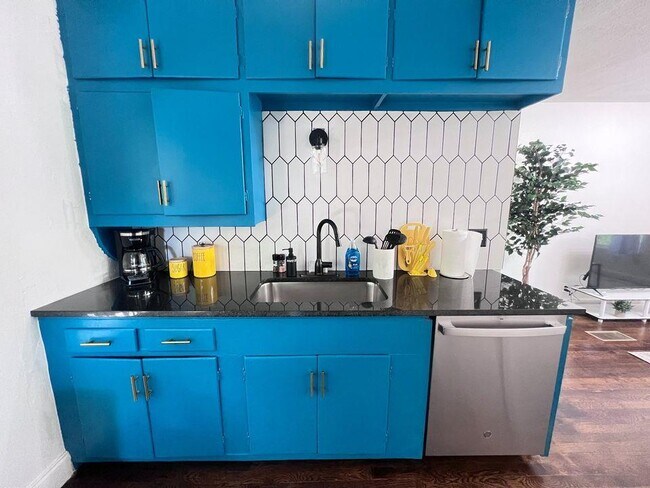 Photo - 3508 Clarkson Ave