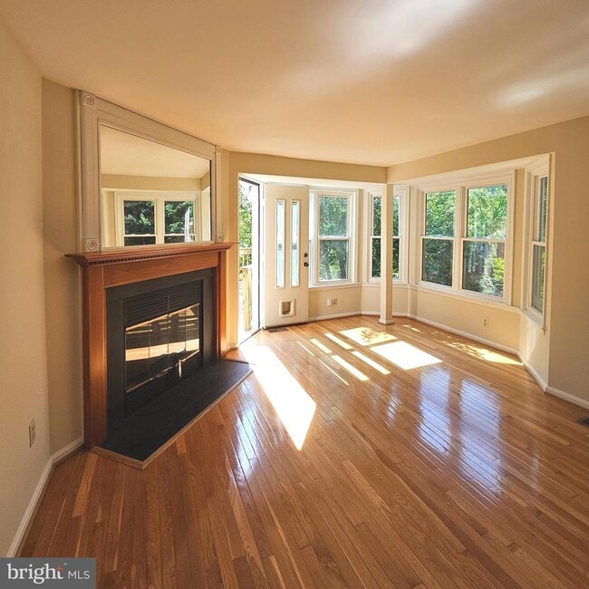 Photo - 5911 Sir Cambridge Way